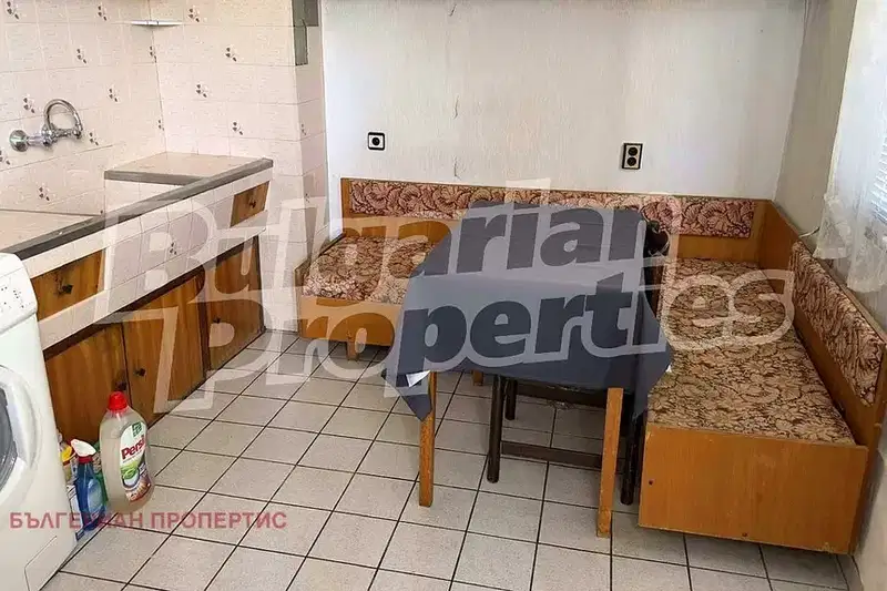 4-bedroom apartment in Shumen, Everest