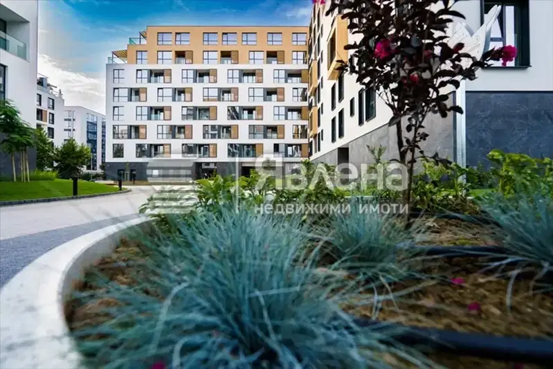 Многостаен апартамент в Пловдив, Христо Смирненски