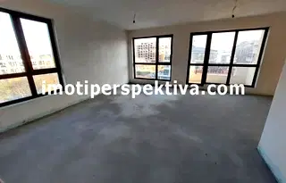 Многостаен апартамент в Пловдив, Христо Смирненски