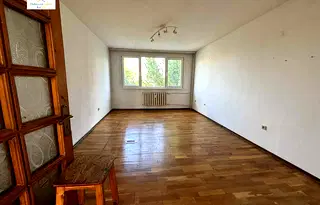 Многостаен апартамент в София, Изток