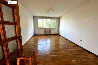 Многостаен апартамент в София, Изток
