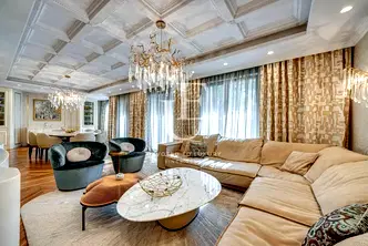 Многостаен апартамент в София, Изток