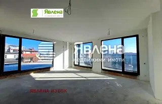 Многостаен апартамент в София, Изток