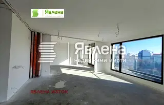 Многостаен апартамент в София, Изток