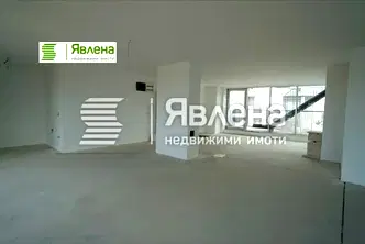 Многостаен апартамент в София, Изток