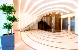 Многостаен апартамент в София, Изток