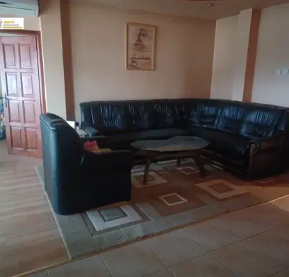 Photo 2 — 4-bedroom apartment in Veliko Tyrnovo, Kartala
