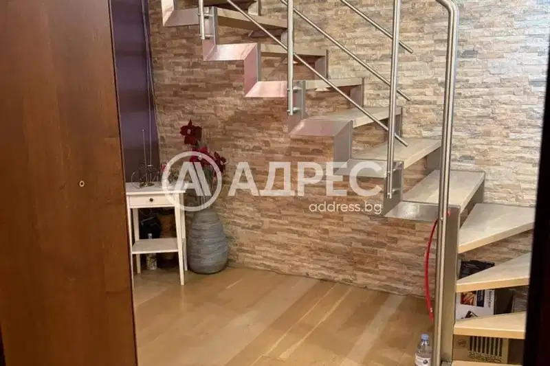 4-bedroom apartment in Sofiya, Knyajevo