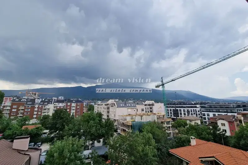 Многостаен апартамент в София, Кръстова вада