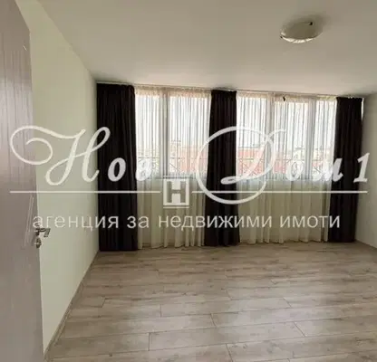 Снимка 5 — Просторен 4-стаен апартамент в Кършияка с балкон и гледка