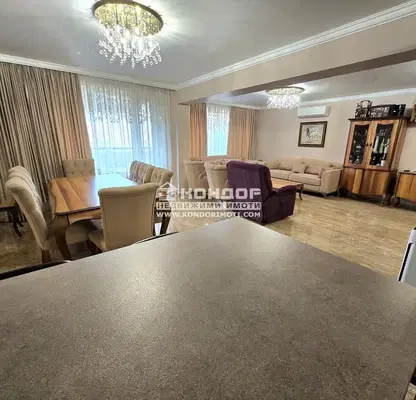 Снимка 3 — Многостаен апартамент в Пловдив, Кършияка
