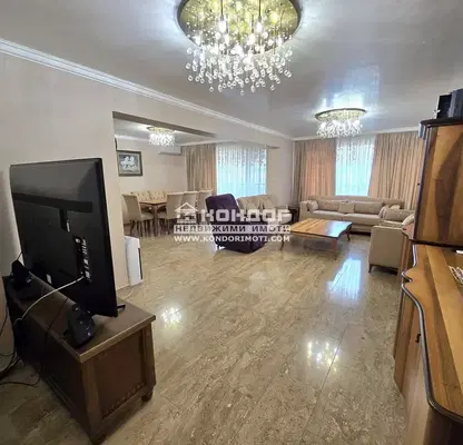 Снимка 4 — Многостаен апартамент в Пловдив, Кършияка