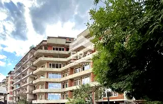 Многостаен апартамент в София, Лагера