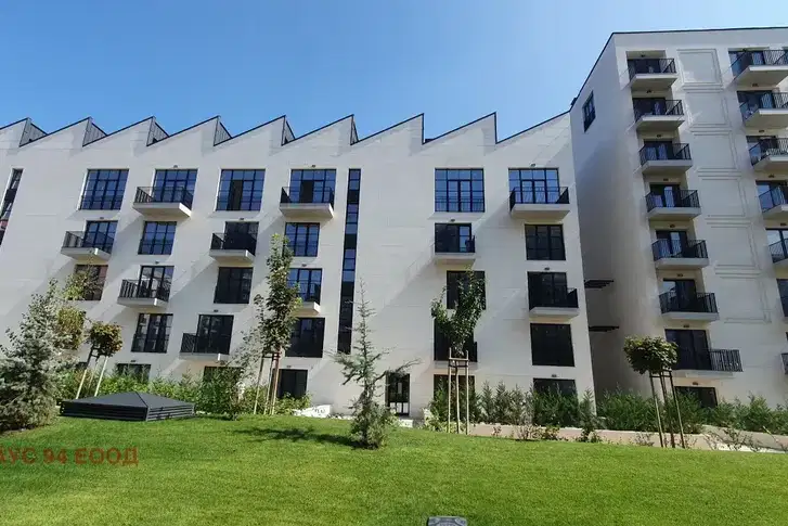 Многостаен апартамент в София, Лагера