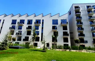 Многостаен апартамент в София, Лагера