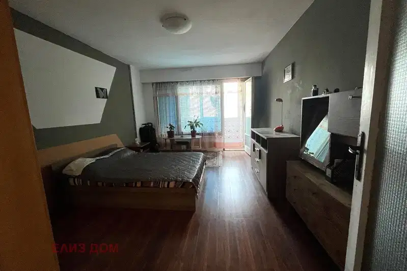 Многостаен апартамент във Варна, Левски 1