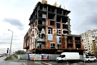 Многостаен апартамент в София, Левски В