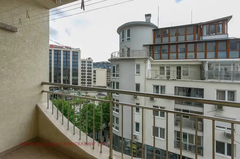 4-bedroom apartment in Sofiya, Lozenec