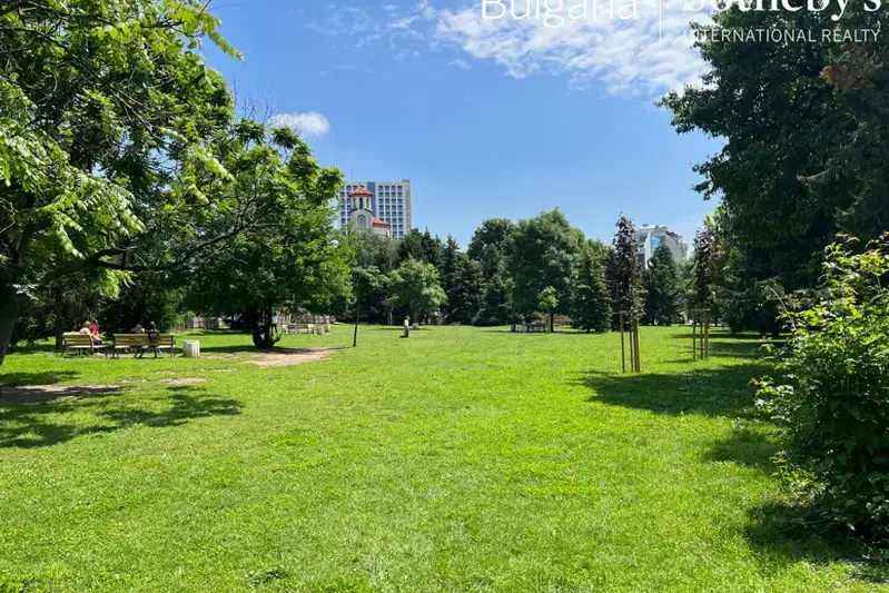 Многостаен апартамент в София, Лозенец