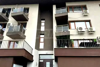 Четиристаен апартамент с тераси и гледка към Витоша в Малинова долина