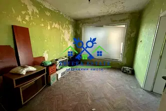 Многостаен апартамент в Шумен, Математическа гимназия