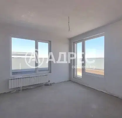 Photo 2 — Large 4-room apartment in Mladost 4 with parking space