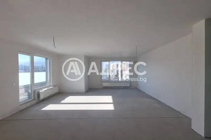 4-bedroom apartment in Sofiya, Mladost 4