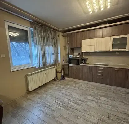 Снимка 2 — Многостаен апартамент в София, Оборище