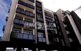 Многостаен апартамент в София, Оборище