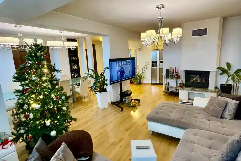 4-bedroom apartment in Sofiya, Oborishte