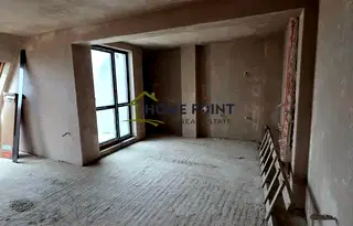 Четиристаен апартамент с 5 тераси в района на Окръжна болница, Варна