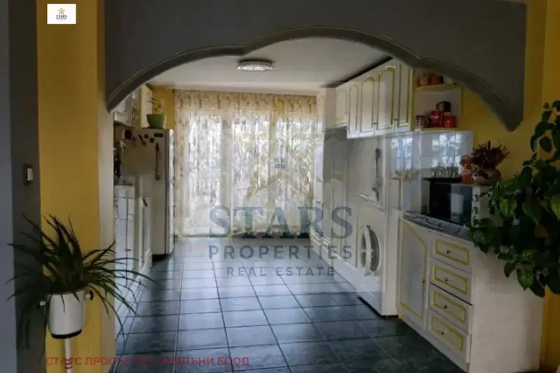 4-bedroom apartment in Varna, Operata