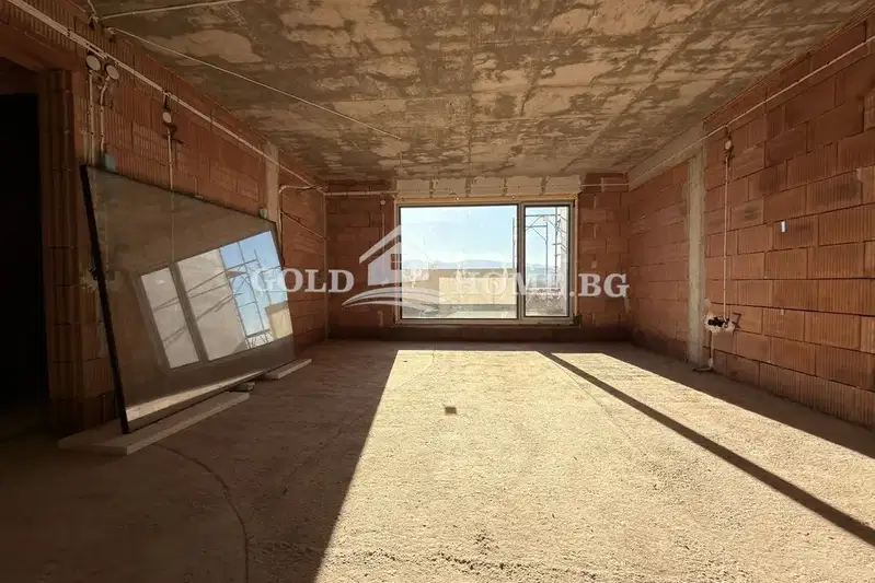 4-bedroom apartment in Plovdiv, Ostromila