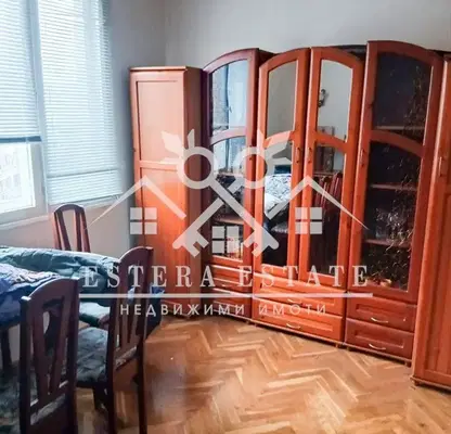 Снимка 4 — Многостаен апартамент в Шумен, Пазара