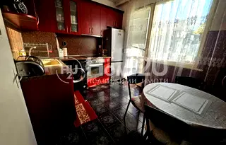 Многостаен апартамент във Варна, Погреби