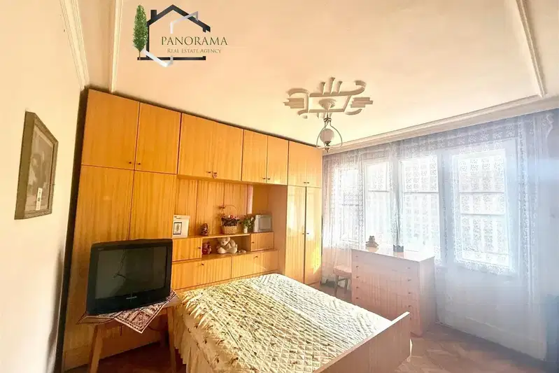 4-bedroom apartment in Shumen, Pojarnata