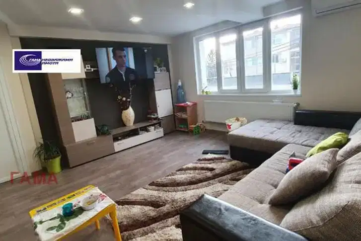 4-bedroom apartment in Dobrich, Promishlena Zona - Zapad