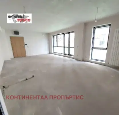 Снимка 3 — Четиристаен апартамент с двор в Редута, София