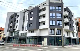 Многостаен апартамент във Враца, Река Лева