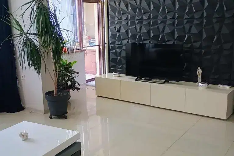 Многостаен апартамент във Враца, Река Лева