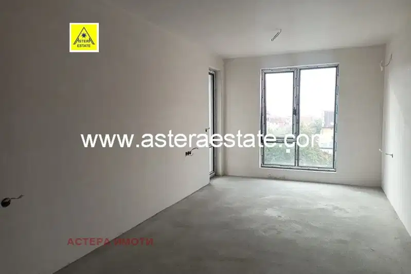 4-bedroom apartment in Blagoev, Shirok tsentar