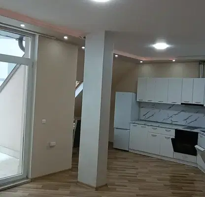 Снимка 2 — Многостаен апартамент в Русе, Широк център
