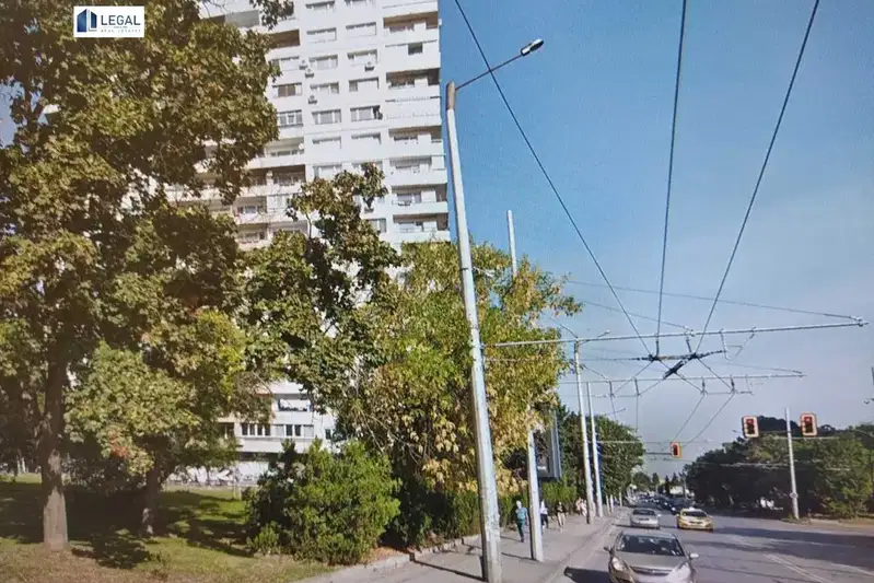 4-стаен апартамент в Стрелбище с три балкона