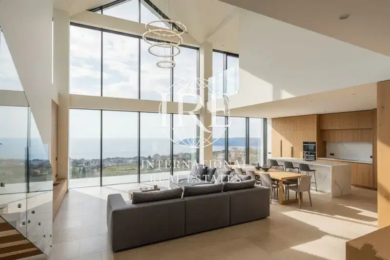 4-bedroom apartment in Varna, Sveti Nikola