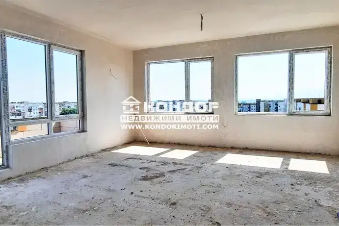 Spacious 4-room apartment in Trakiya with panoramic terraces