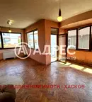 Многостаен апартамент в Хасково, Училищни