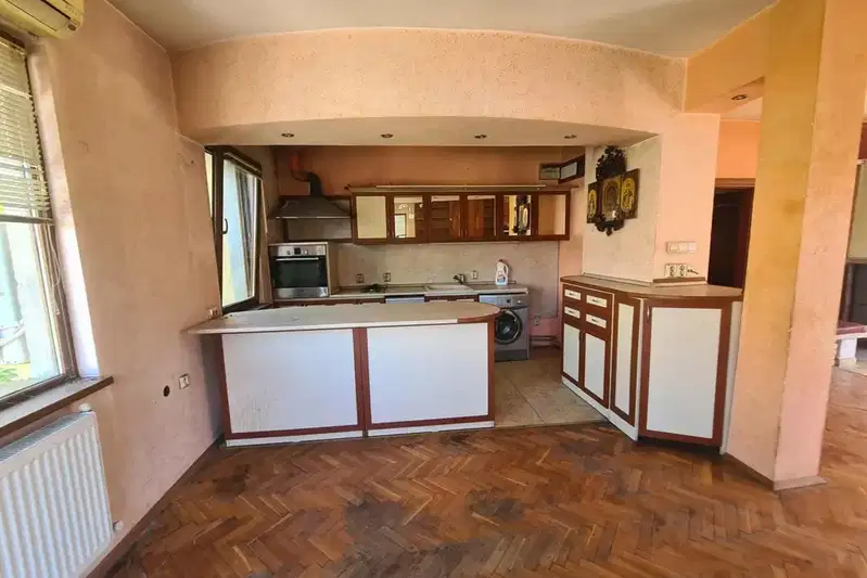 4-bedroom apartment in Haskovo, Uchilishtni