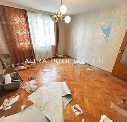 Снимка 2 — Многостаен апартамент в Раз, Варош