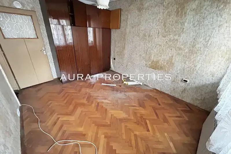 Многостаен апартамент в Раз, Варош