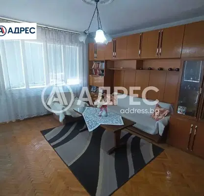 Снимка 2 — Многостаен апартамент в Раз, Варош